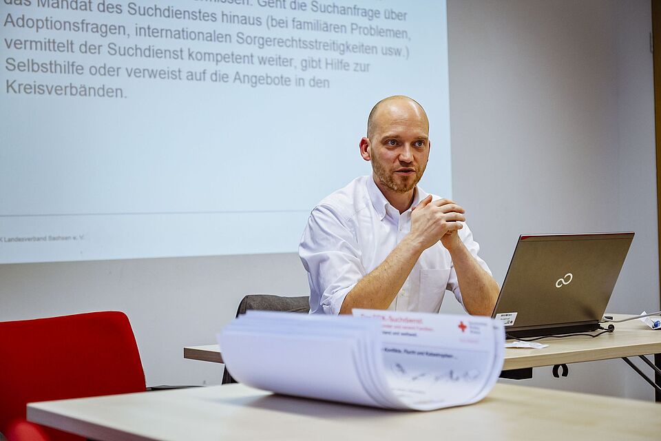 Sebastian Goll stellt seine Präsentation vor